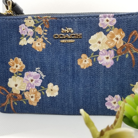Coach Handbags - NWT Coach Wristlet